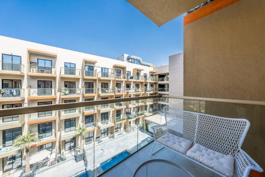 Dazzling 1br-binghatti Rose-jvc *
