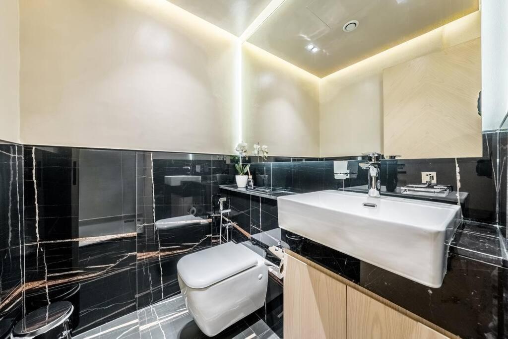 Dazzling 1br-binghatti Rose-jvc *
